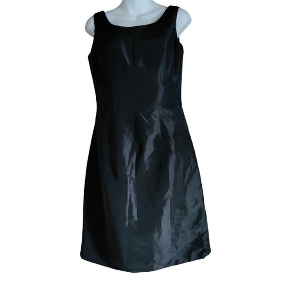 Dresses & Skirts - 𝅺izidress little black dress with built in pads size S